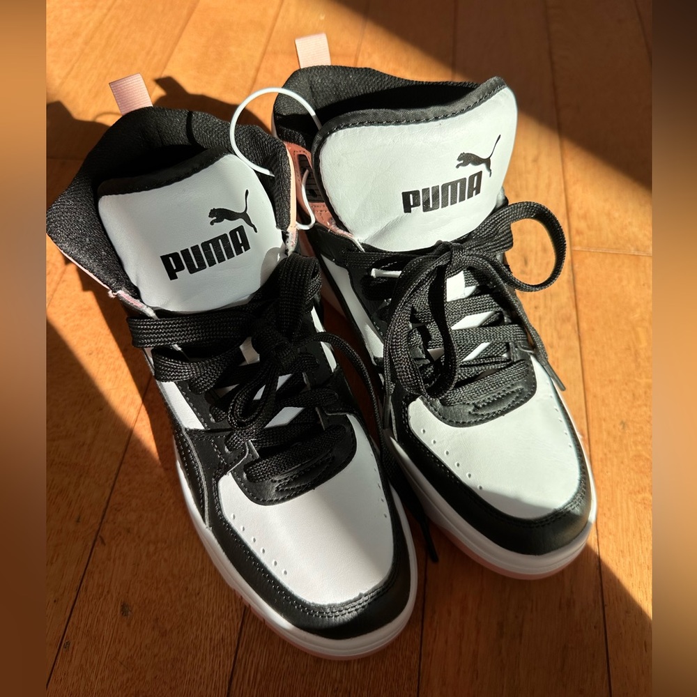 PUMA Rebound Joy - mid top sneakers women’s US 7 NWT